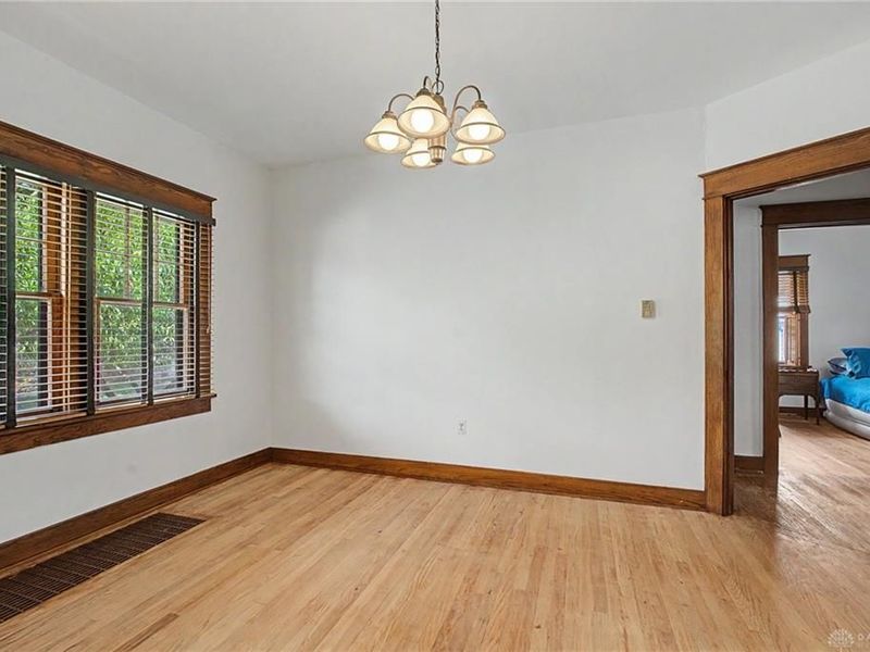 301 Monteray Avenue, Oakwood, OH 45419 Photo 11