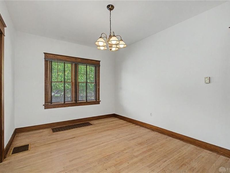 301 Monteray Avenue, Oakwood, OH 45419 Photo 12