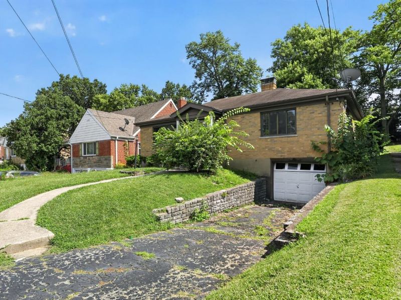 5227 Highview Drive, Cincinnati, OH 45238 Photo 4
