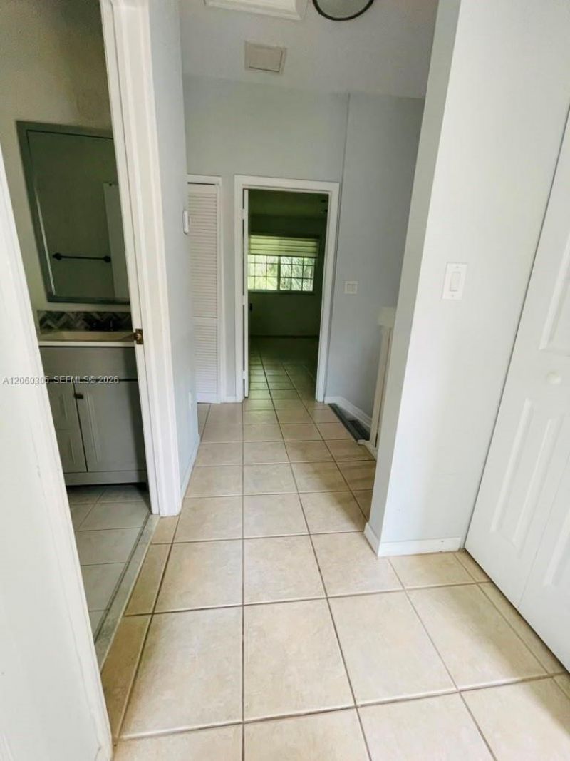 790 SW 107th Ave, Unit 301, Pembroke Pines, FL 33025 Photo