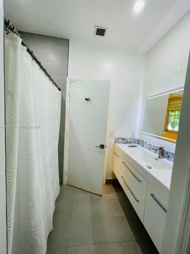 790 SW 107th Ave, Unit 301, Pembroke Pines, FL 33025 Photo