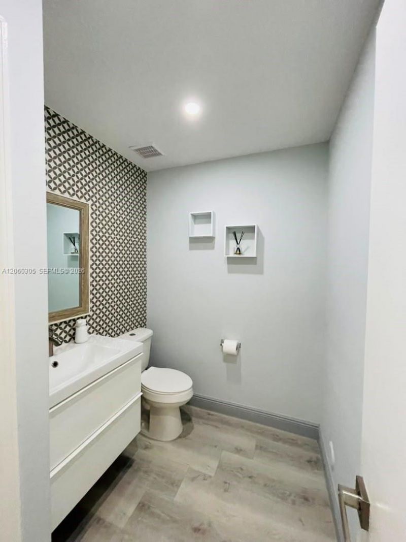 790 SW 107th Ave, Unit 301, Pembroke Pines, FL 33025 Photo