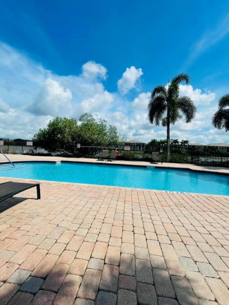 790 SW 107th Ave, Unit 301, Pembroke Pines, FL 33025 Photo
