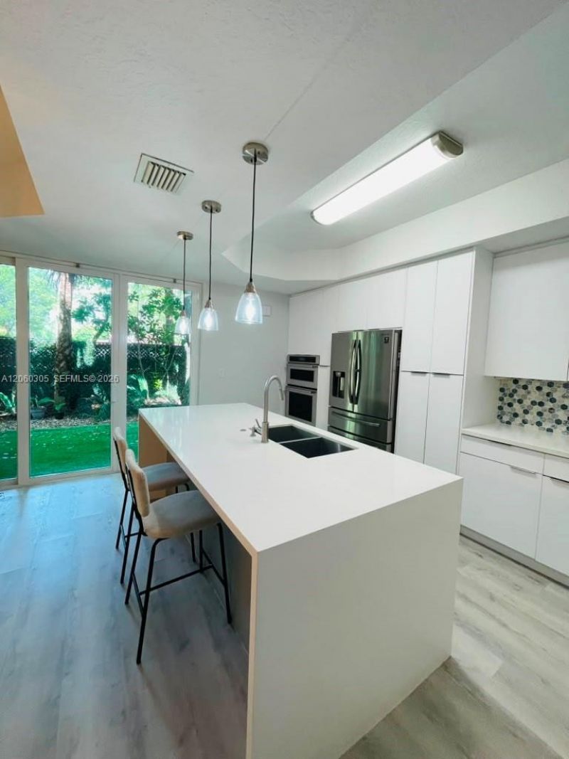 790 SW 107th Ave, Unit 301, Pembroke Pines, FL 33025 Photo