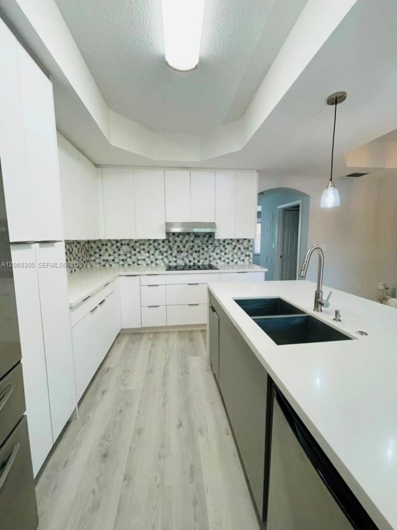 790 SW 107th Ave, Unit 301, Pembroke Pines, FL 33025 Photo