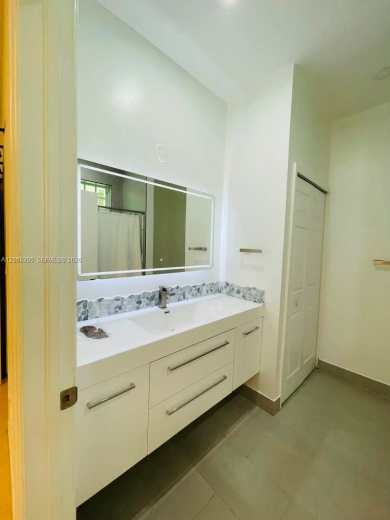 790 SW 107th Ave, Unit 301, Pembroke Pines, FL 33025 Photo