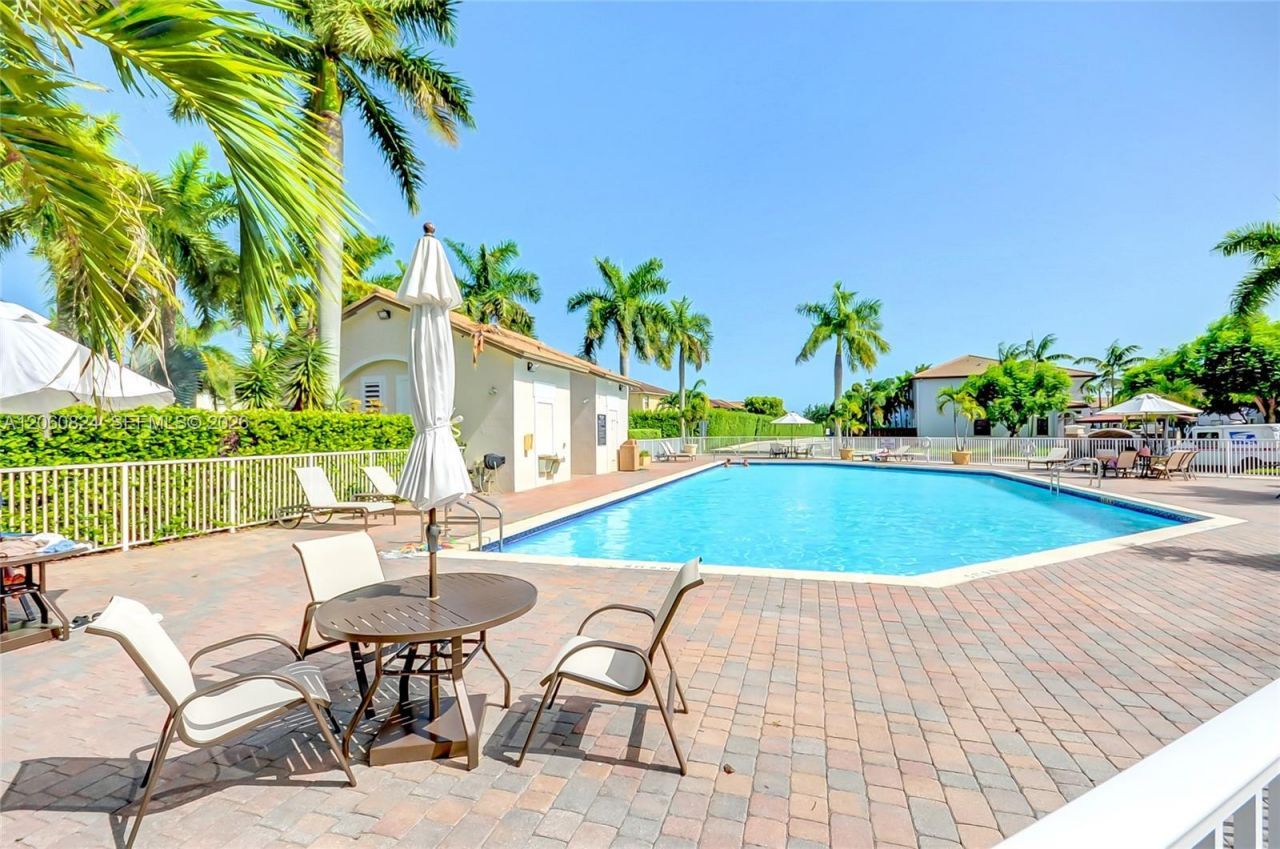 11403 NW 89th St , Unit 217, Doral, FL 33178 Photo