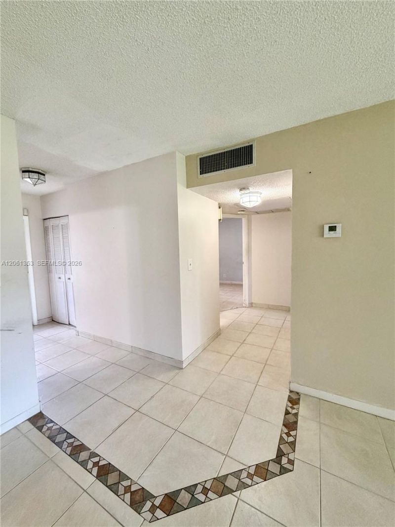 5001 NW 34th St , Unit 102, Lauderdale Lakes, FL 33319 Photo