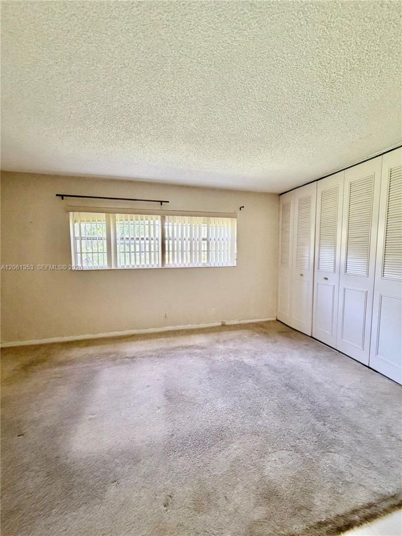 5001 NW 34th St , Unit 102, Lauderdale Lakes, FL 33319 Photo