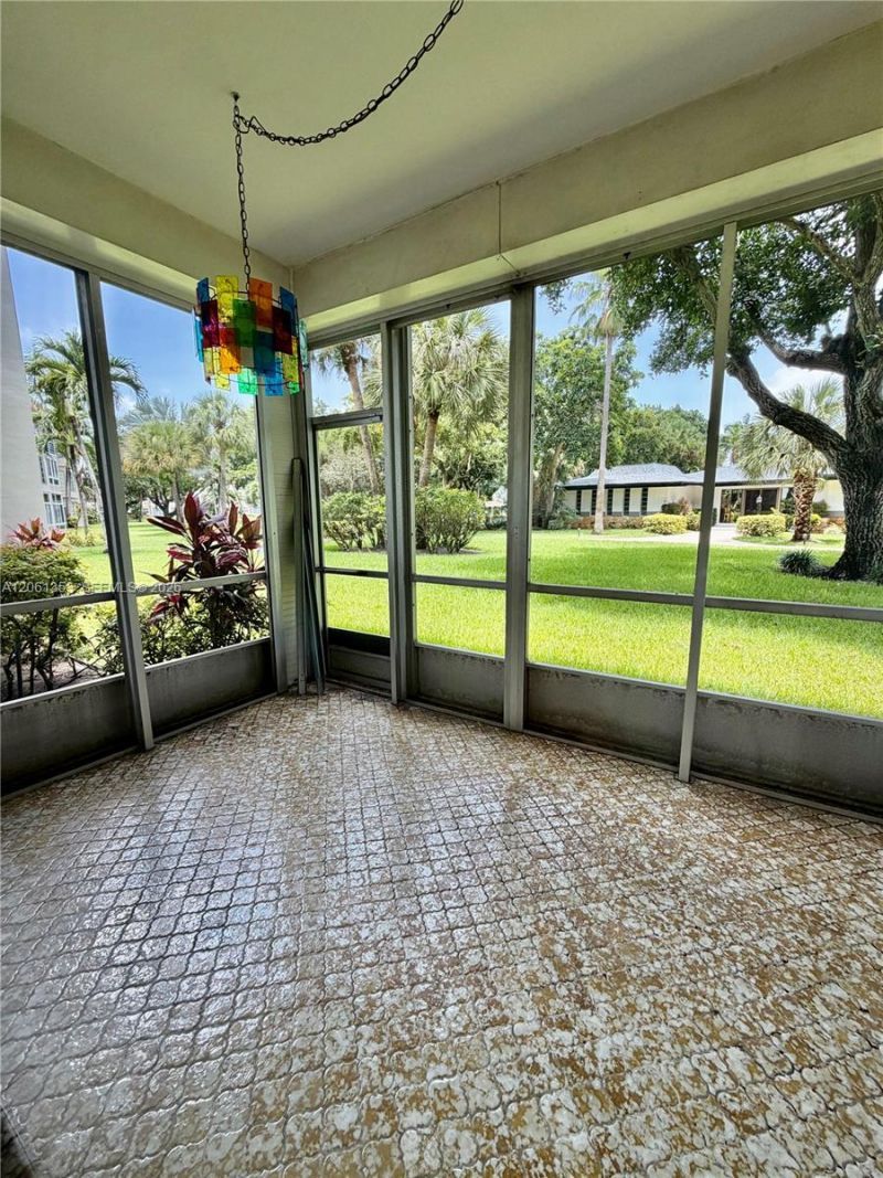 5001 NW 34th St , Unit 102, Lauderdale Lakes, FL 33319 Photo