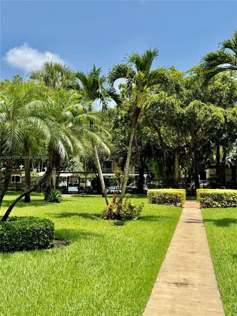 5001 NW 34th St , Unit 102, Lauderdale Lakes, FL 33319 Photo