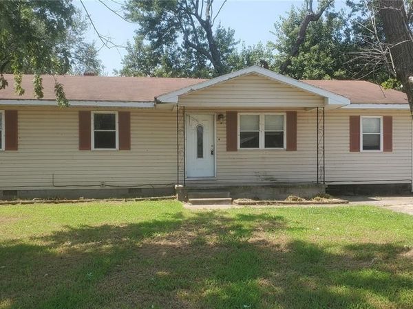 505 S Railroad Street , Matthews, MO 63867