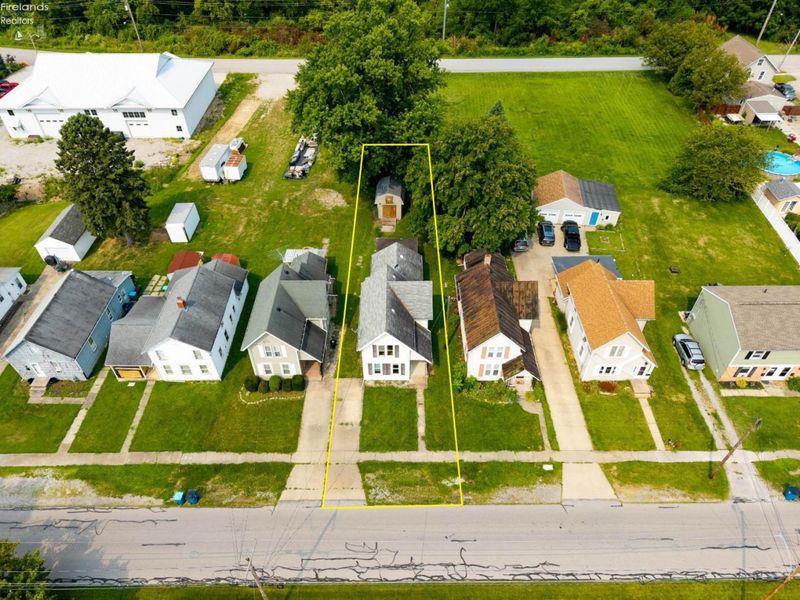 321 Tiffin Avenue, Huron, OH 44839 Photo 2