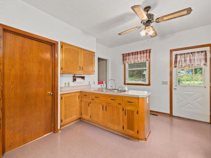 321 Tiffin Avenue, Huron, OH 44839 Photo 8