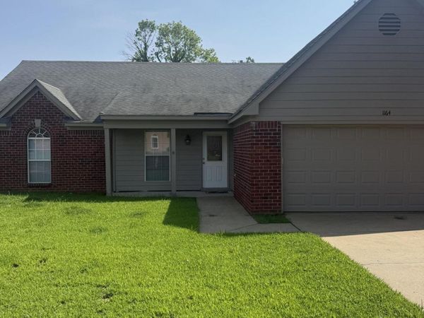 1164 Parkview Circle, Southaven, MS 38671