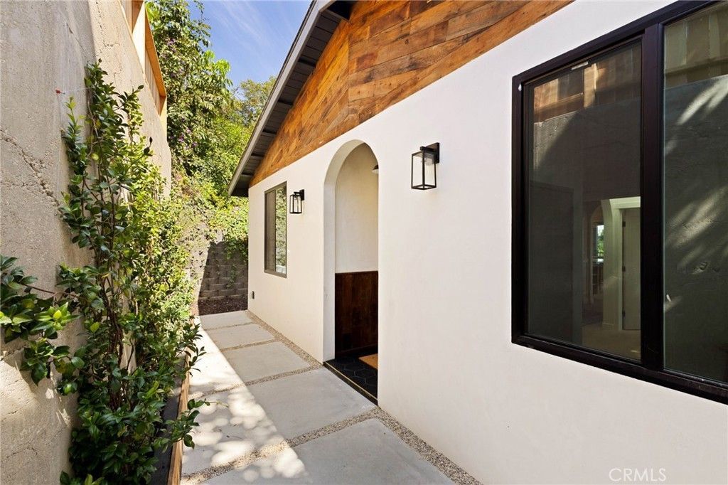 3926 Sunset Drive, Los Angeles, CA 90027 Main Photo