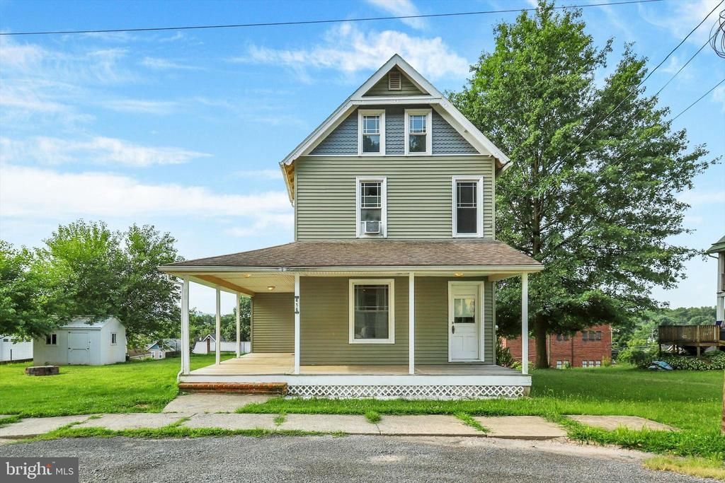 416 HIGHLAND AVENUE, WEST MILTON, PA 17886