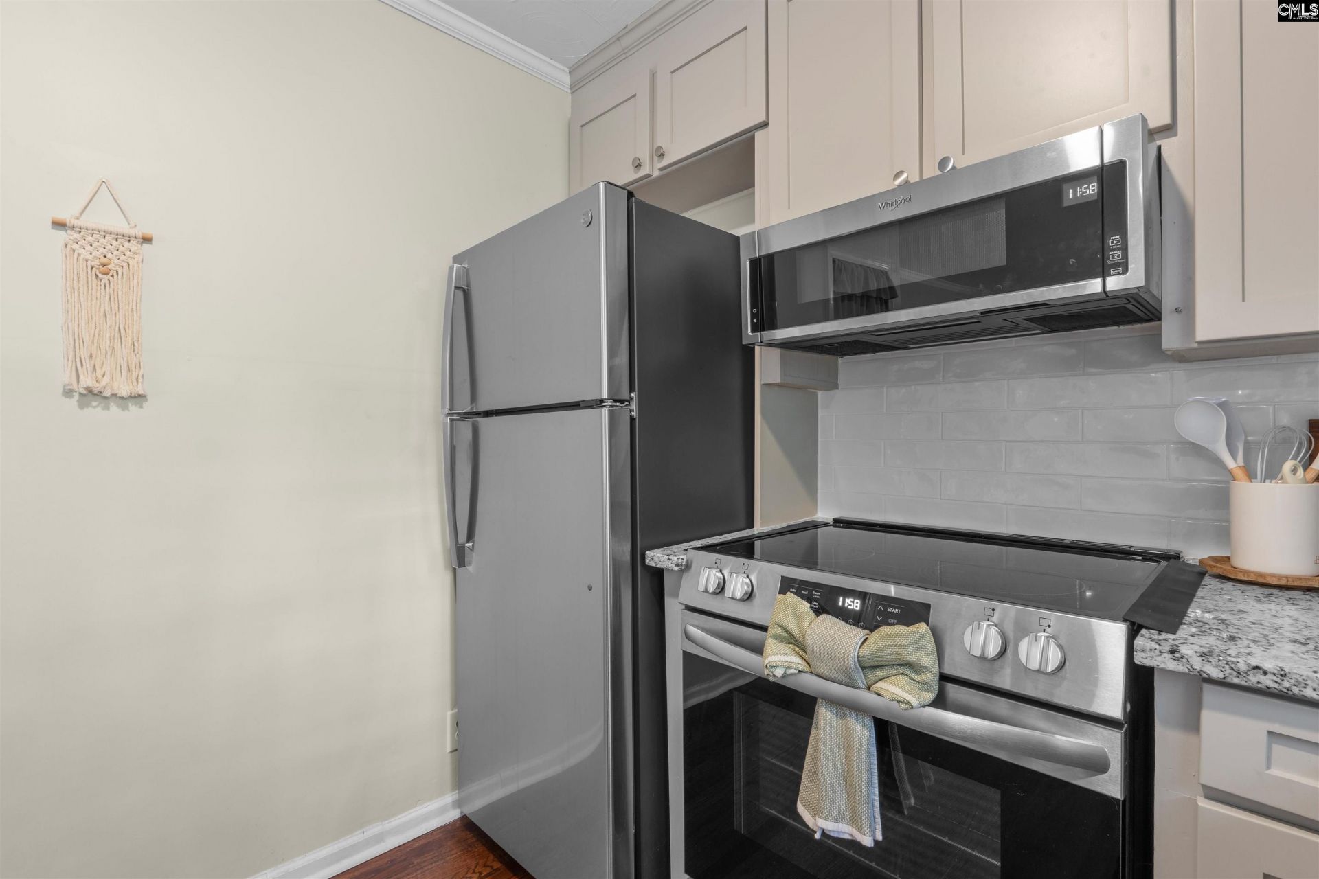 1734 Omarest Dr.  Photo 9