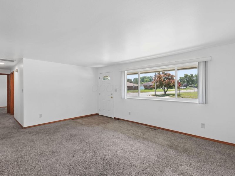 6634 Bartlett Road, Reynoldsburg, OH 43068 Photo 7