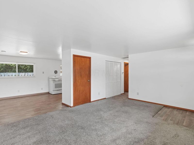 6634 Bartlett Road, Reynoldsburg, OH 43068 Photo 9