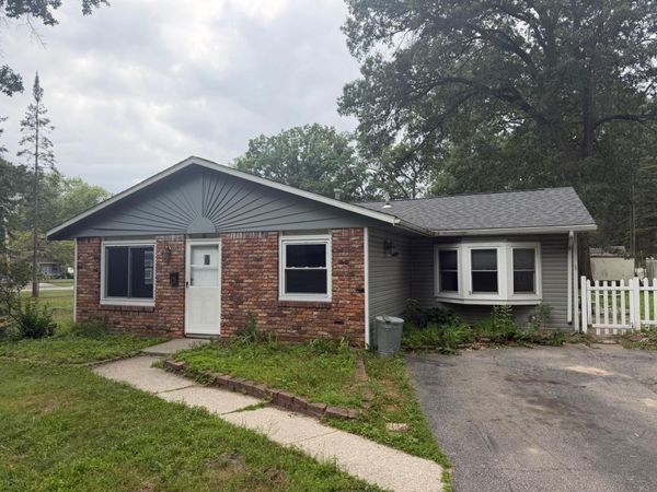 30 Derbyshire Road , Toledo, OH 43615