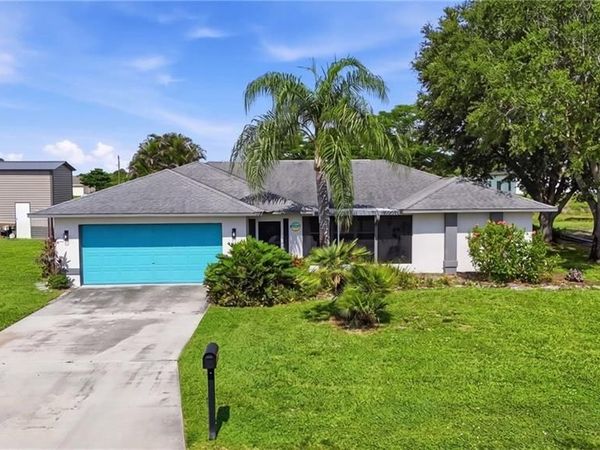 1529 Crestwood CIR W, LEHIGH ACRES, FL 33936