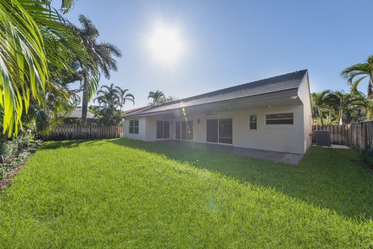 8892 Jaspers Drive, Boynton Beach, FL 33472 Photo