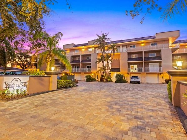 936 PINELLAS BAYWAY S, Unit T10, ST PETERSBURG, FL 33715
