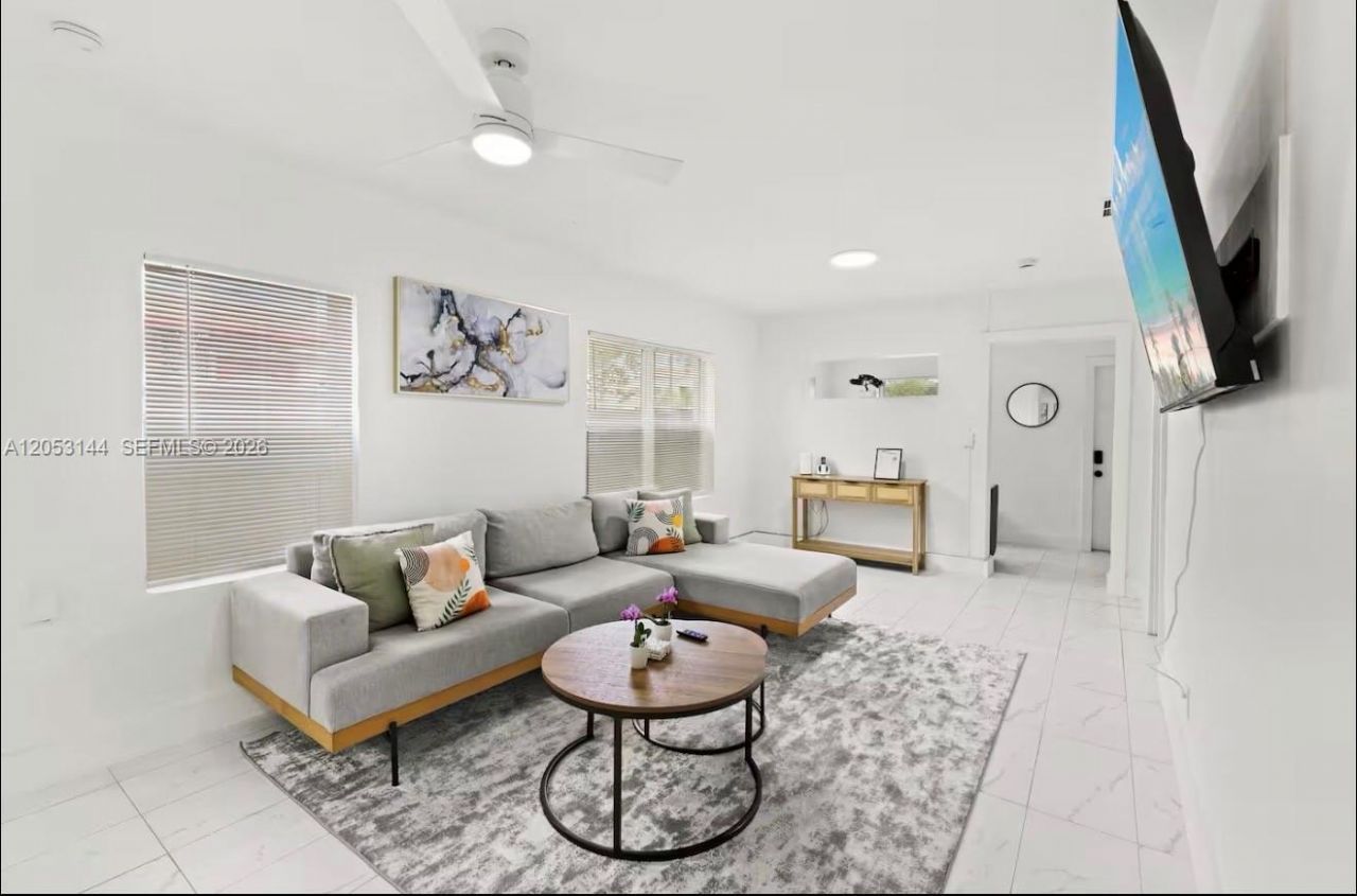 912 NW 2nd St, Unit 912, Fort Lauderdale, FL 33311 Photo