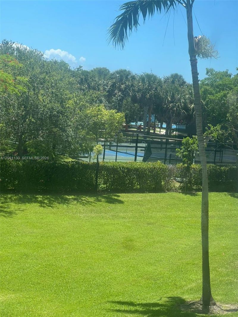 3500 Oaks Clubhouse Dr , Unit 207, Pompano Beach, FL 33069 Photo