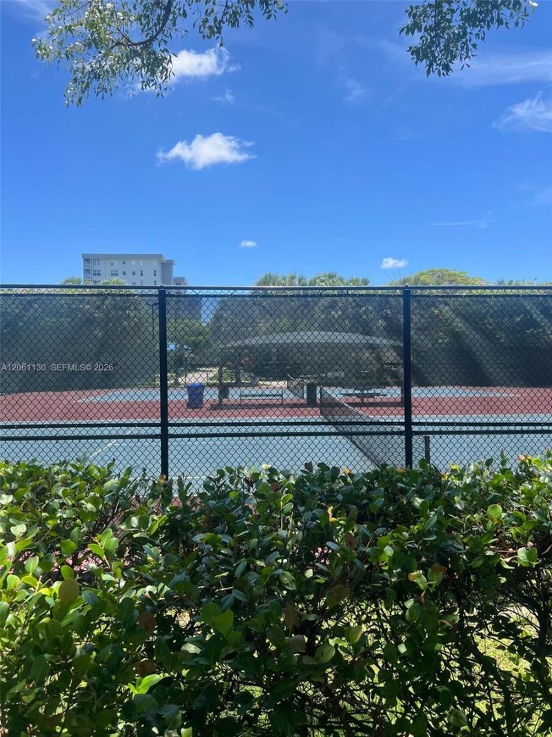 3500 Oaks Clubhouse Dr , Unit 207, Pompano Beach, FL 33069 Photo