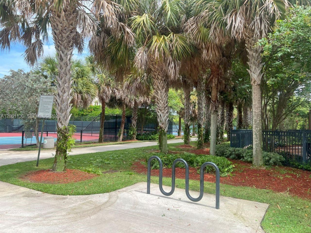 3500 Oaks Clubhouse Dr , Unit 207, Pompano Beach, FL 33069 Photo