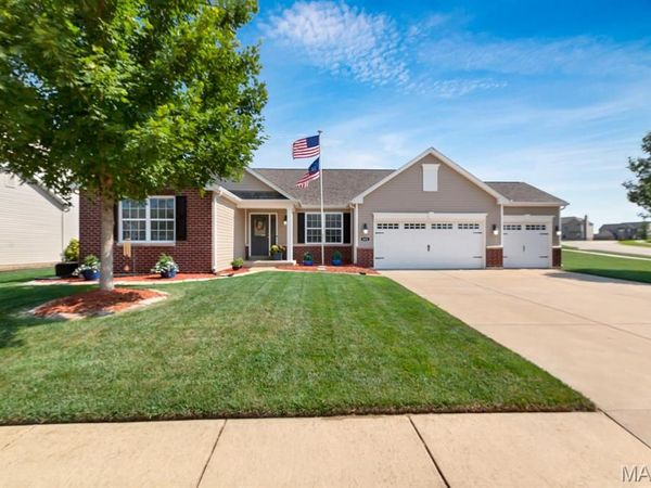 802 Railway Circle, Wentzville, MO 63385