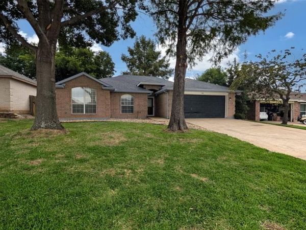 1604 Fern Drive , Mansfield, TX 76063