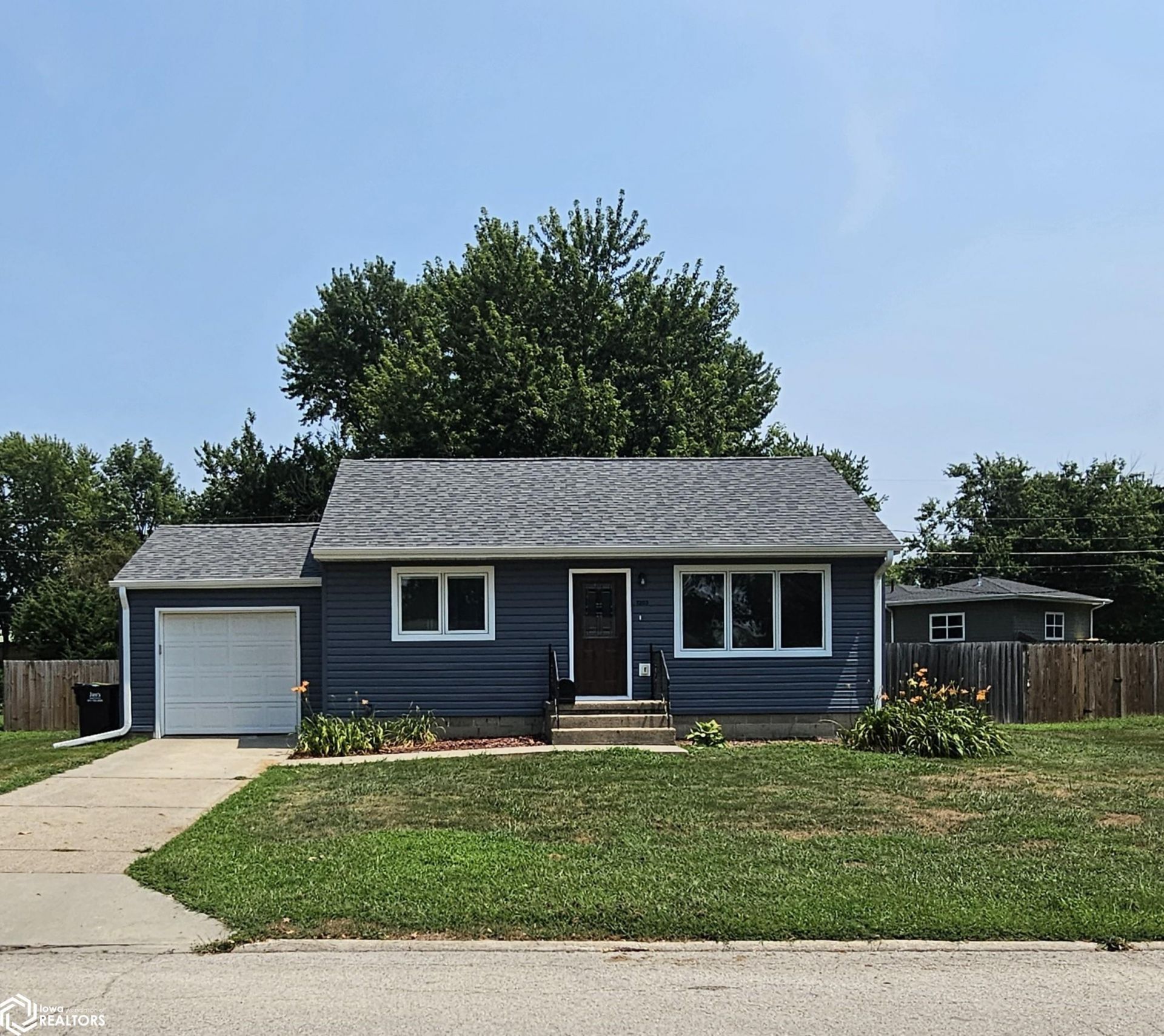 1203 N Cherry Street, Creston, IA 50801 Main Photo