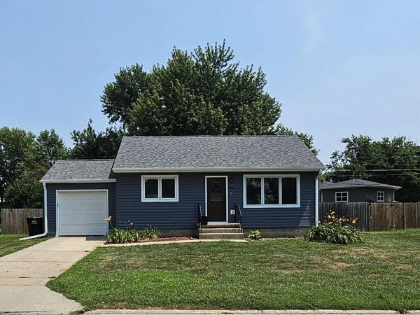 1203 N Cherry Street, Creston, IA 50801