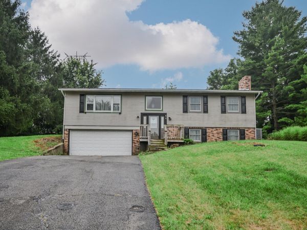 668 Suncrest Drive, Springfield, OH 45503