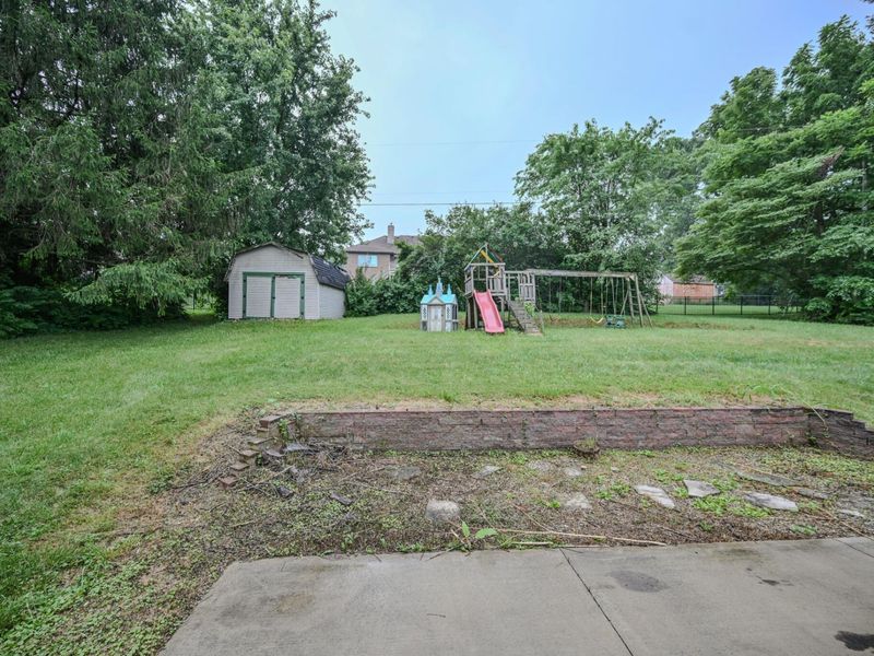 668 Suncrest Drive, Springfield, OH 45503 Photo 36