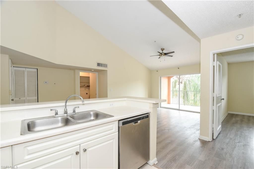 1275 Wildwood Lakes Blvd, Unit 303, Naples, FL 34104 Photo