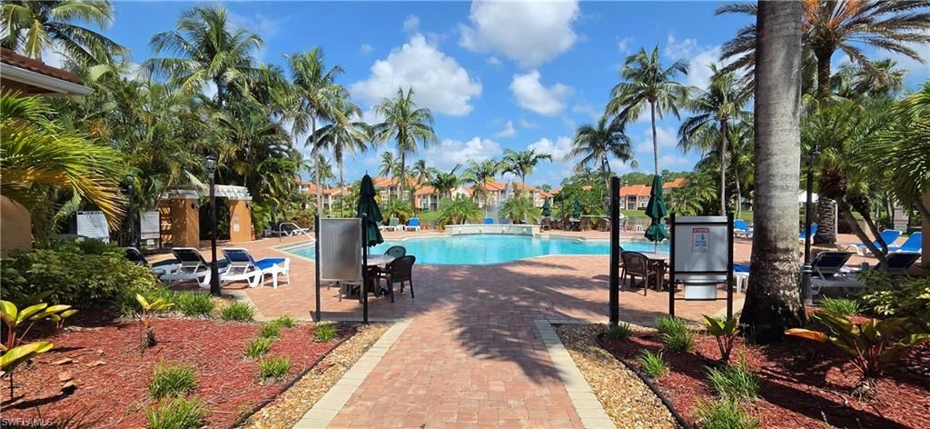 1275 Wildwood Lakes Blvd, Unit 303, Naples, FL 34104 Photo