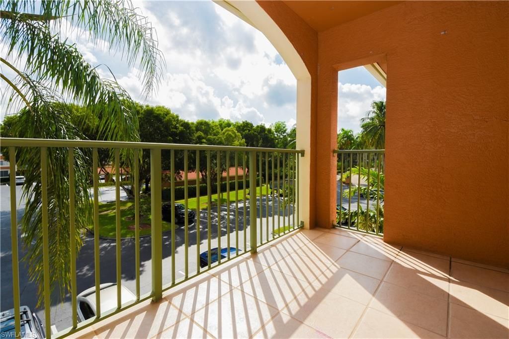 1275 Wildwood Lakes Blvd, Unit 303, Naples, FL 34104 Photo