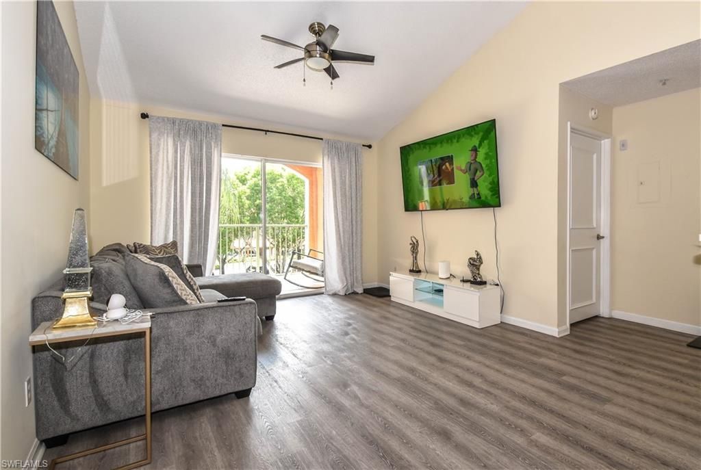 1275 Wildwood Lakes Blvd, Unit 303, Naples, FL 34104 Photo
