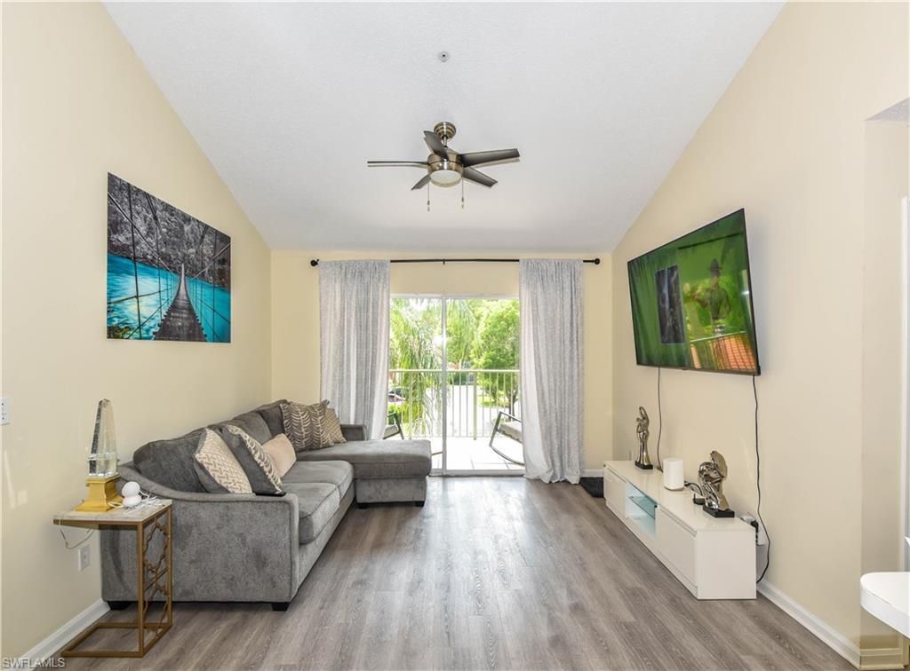 1275 Wildwood Lakes Blvd, Unit 303, Naples, FL 34104 Photo