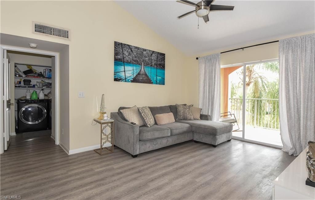 1275 Wildwood Lakes Blvd, Unit 303, Naples, FL 34104 Photo