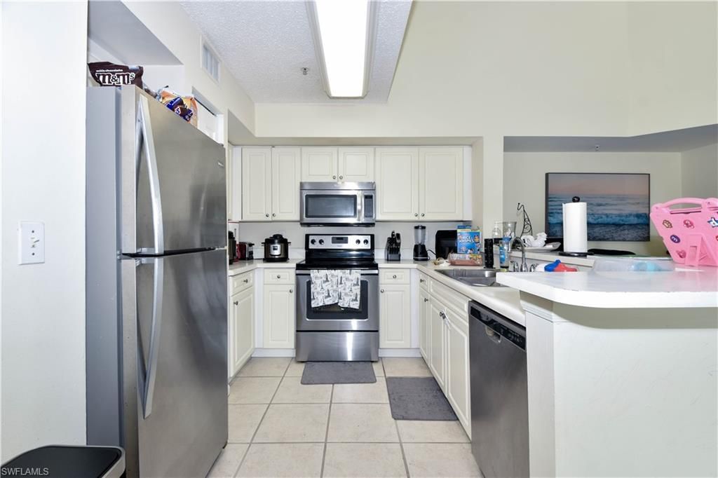 1275 Wildwood Lakes Blvd, Unit 303, Naples, FL 34104 Photo