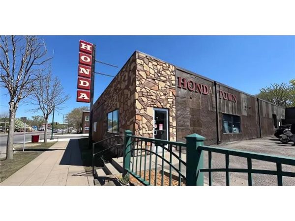 4215 E Lake Street , Minneapolis, MN 55406