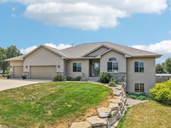 W13887 Bannan Court, Prairie Du Sac, WI 53578