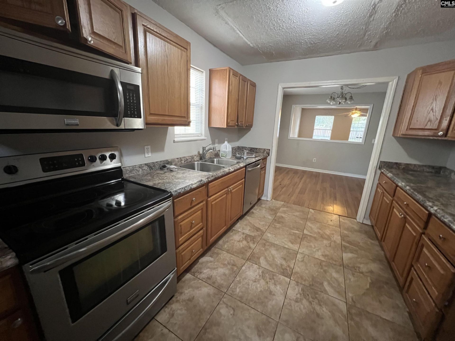 111 Donau Drive  Photo 6