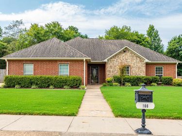 166 MAPLELEAF Circle, Hot Springs, AR 71901
