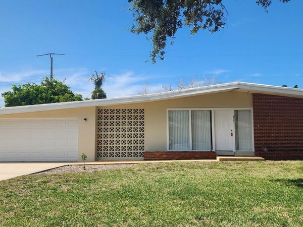 407 4th Street N , Cocoa Beach, FL 32931